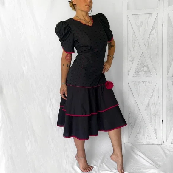 Vintage Hawaiian black and burgundy mu’u mu’u dress - Picture 1 of 4